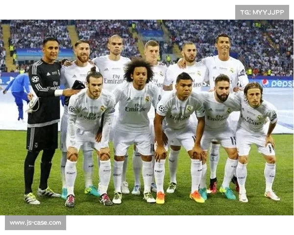 揭秘皇马白色球衣背后的传奇魅力与历史意义